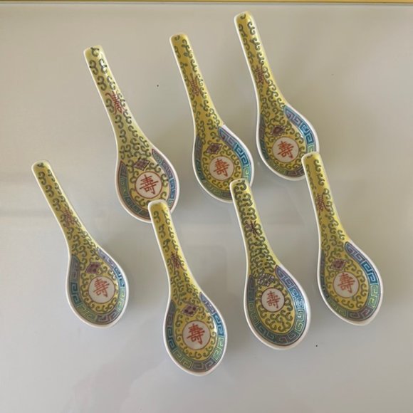 China Jingdezhen Wanshou Porcelain Soup Spoons Yellow Hand Painted Set of 7 - Picture 2 of 16